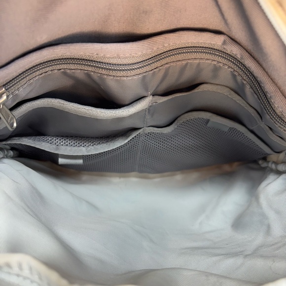 The North Face Borealis Backpack FlexVent 27/28L White Dune Black School Travel - Picture 12 of 13